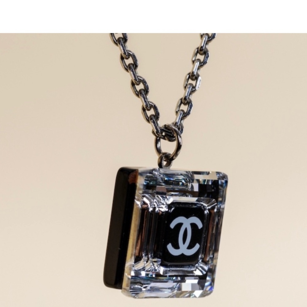 Chanel Jewelry - Picture 7 of 8